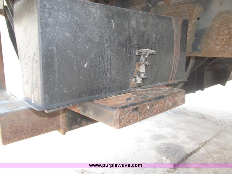 image for item B5203 1998 GMC C6500 box truck