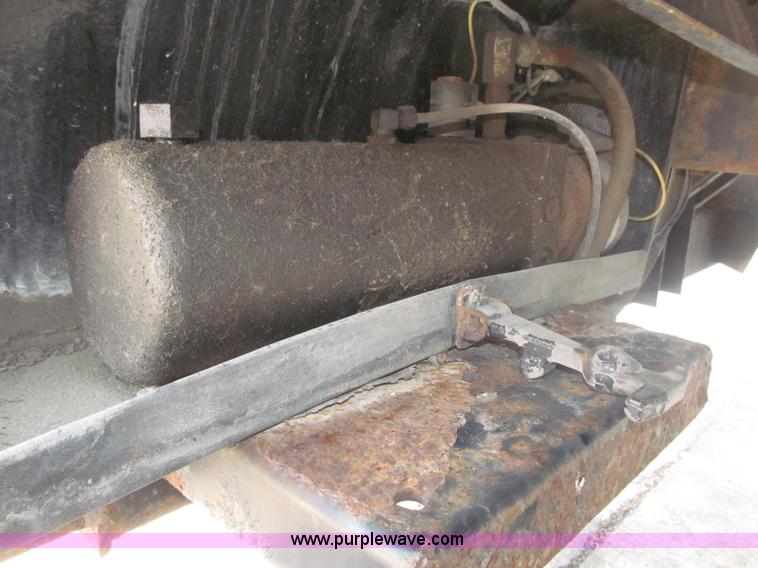 image for item B5203 1998 GMC C6500 box truck