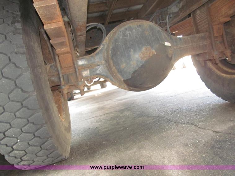 image for item B5203 1998 GMC C6500 box truck