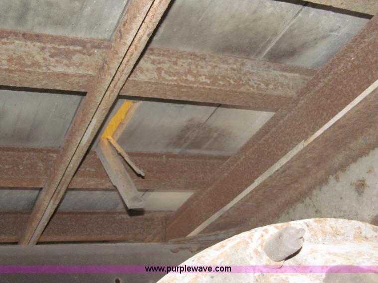 image for item B5203 1998 GMC C6500 box truck