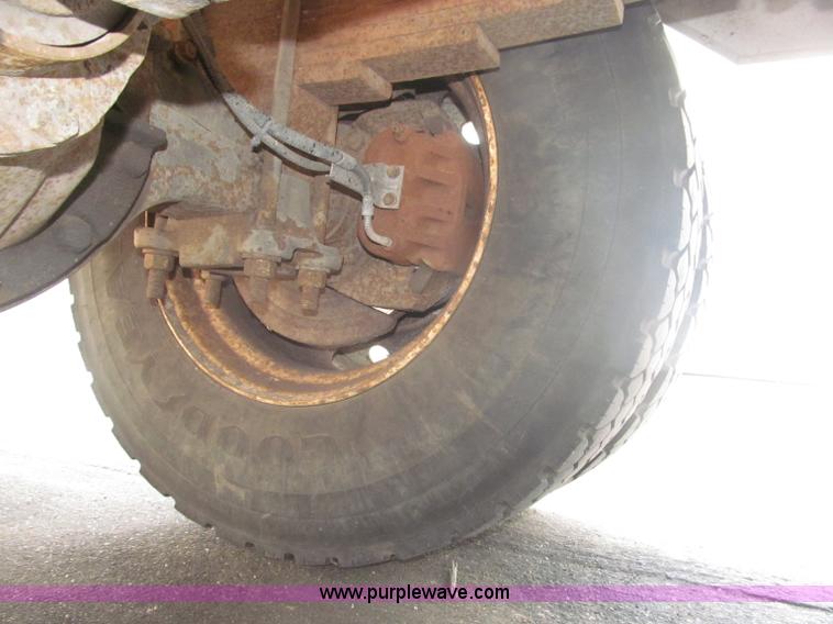 image for item B5203 1998 GMC C6500 box truck