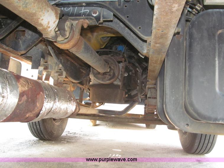 image for item B5203 1998 GMC C6500 box truck