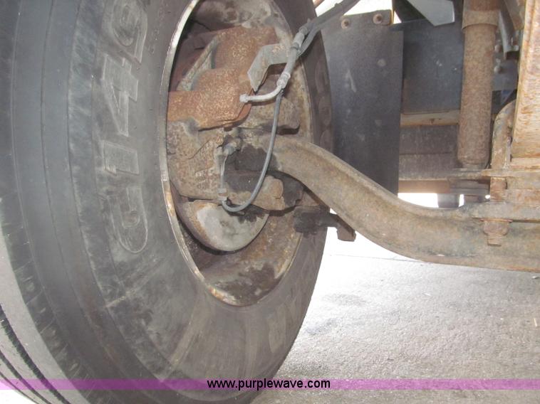 image for item B5203 1998 GMC C6500 box truck