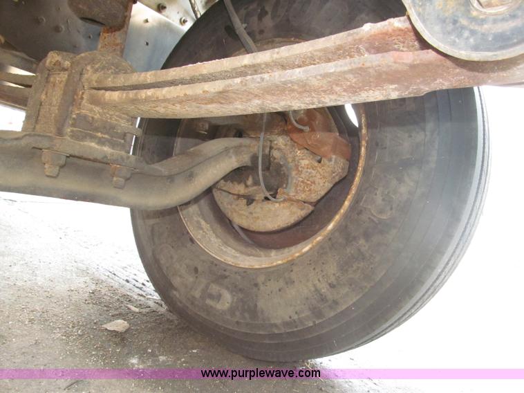 image for item B5203 1998 GMC C6500 box truck