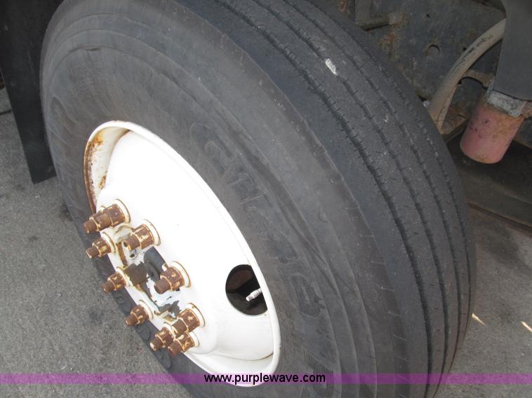 image for item B5203 1998 GMC C6500 box truck