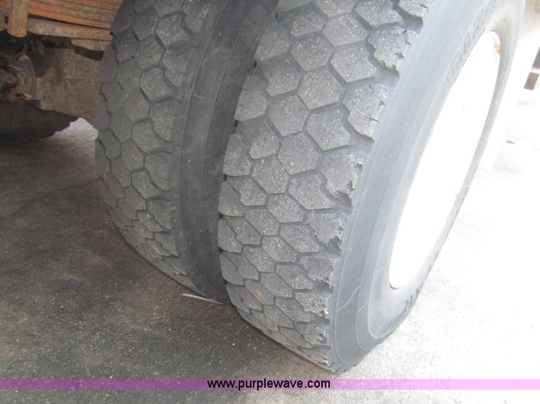 image for item B5203 1998 GMC C6500 box truck