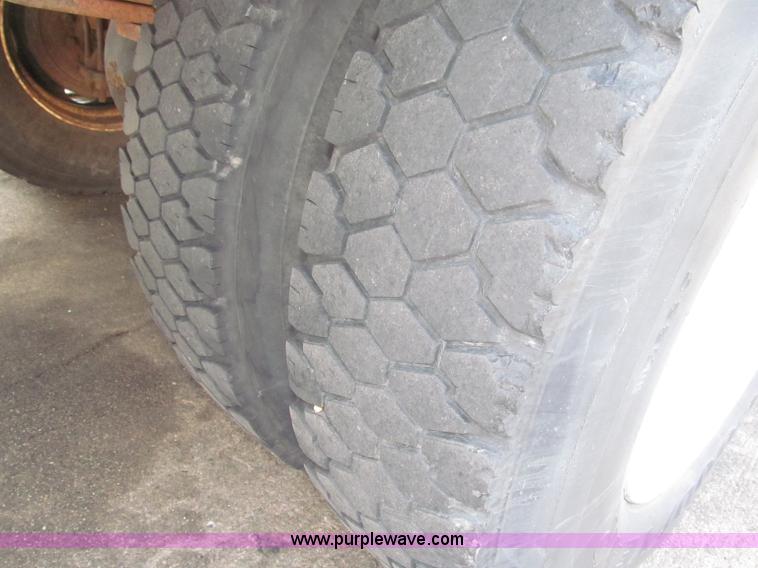 image for item B5203 1998 GMC C6500 box truck