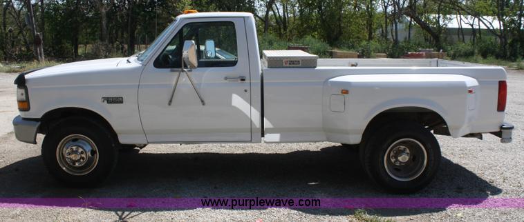 image for item B6958 1997 Ford F350 pickup truck