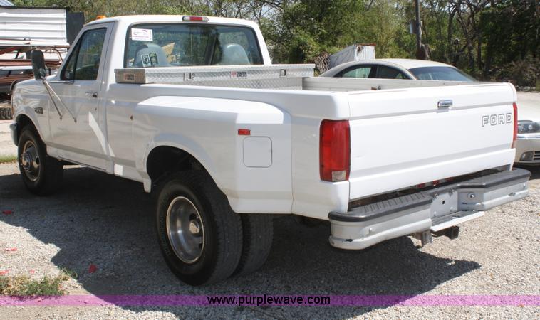 image for item B6958 1997 Ford F350 pickup truck