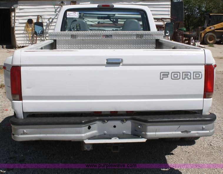 image for item B6958 1997 Ford F350 pickup truck