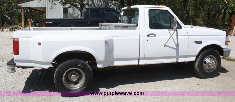 image for item B6958 1997 Ford F350 pickup truck