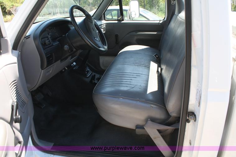 image for item B6958 1997 Ford F350 pickup truck