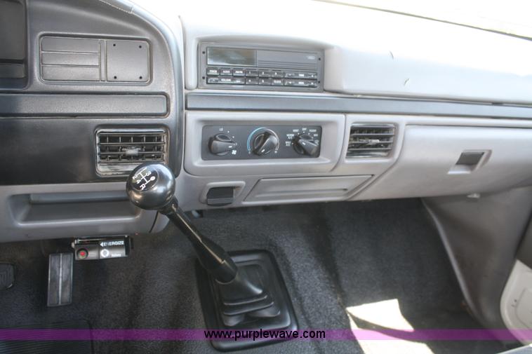 image for item B6958 1997 Ford F350 pickup truck