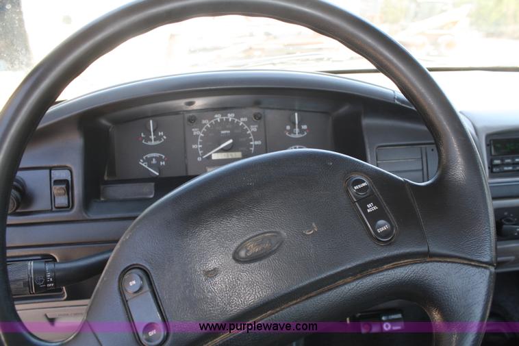 image for item B6958 1997 Ford F350 pickup truck