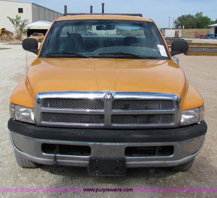 image for item B7368 2001 Dodge Ram 2500 pickup truck