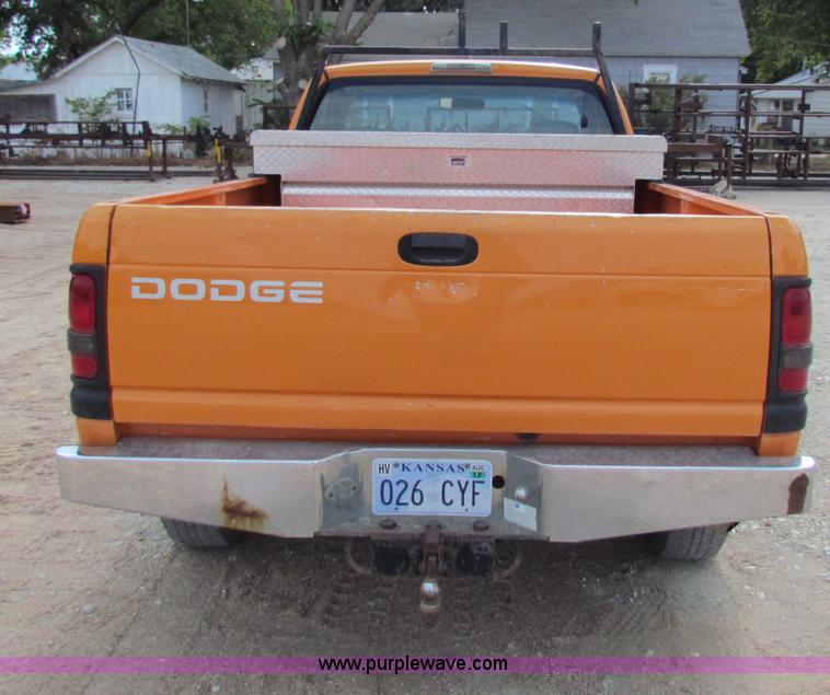 image for item B7368 2001 Dodge Ram 2500 pickup truck
