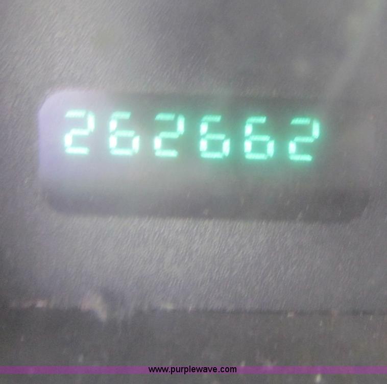 image for item B7368 2001 Dodge Ram 2500 pickup truck