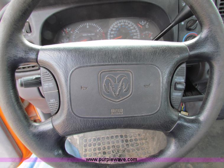 image for item B7368 2001 Dodge Ram 2500 pickup truck