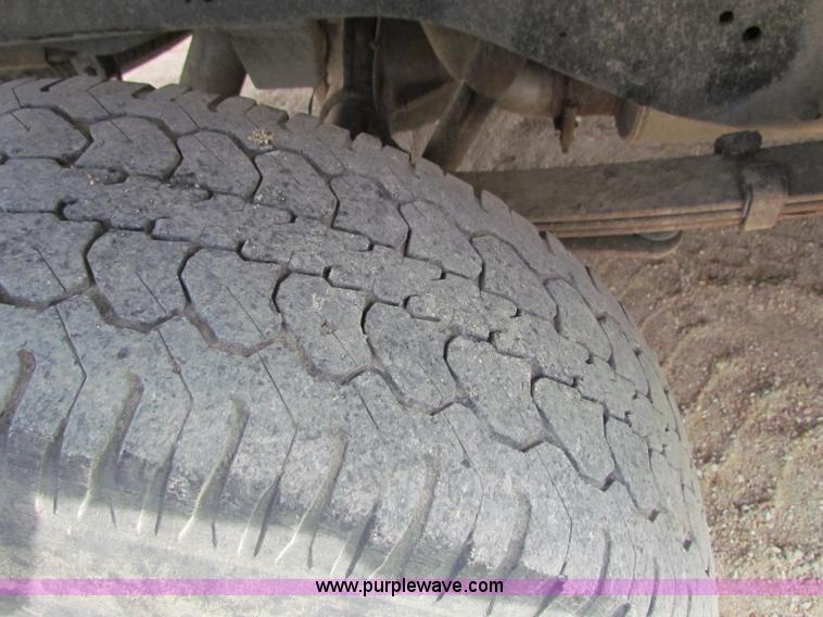 image for item B7368 2001 Dodge Ram 2500 pickup truck