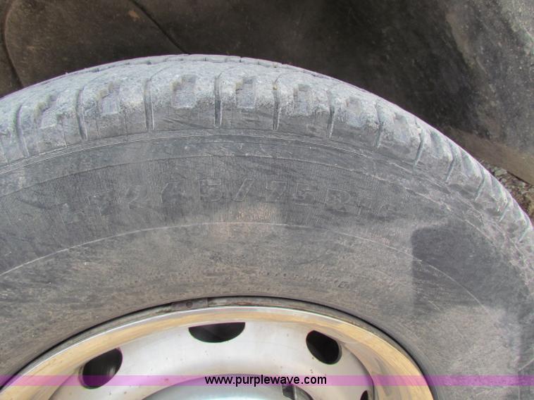 image for item B7368 2001 Dodge Ram 2500 pickup truck