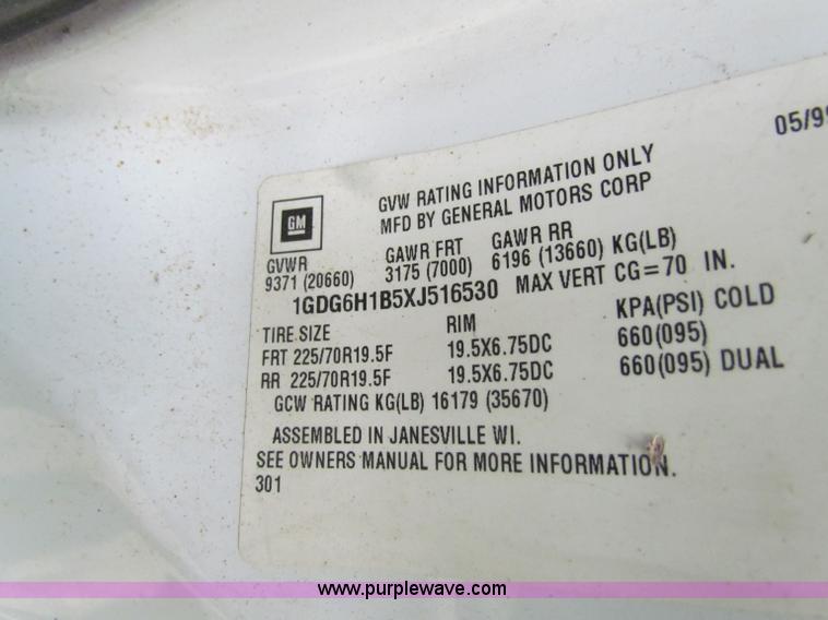 image for item B7370 1999 GMC C5500 flatbed truck