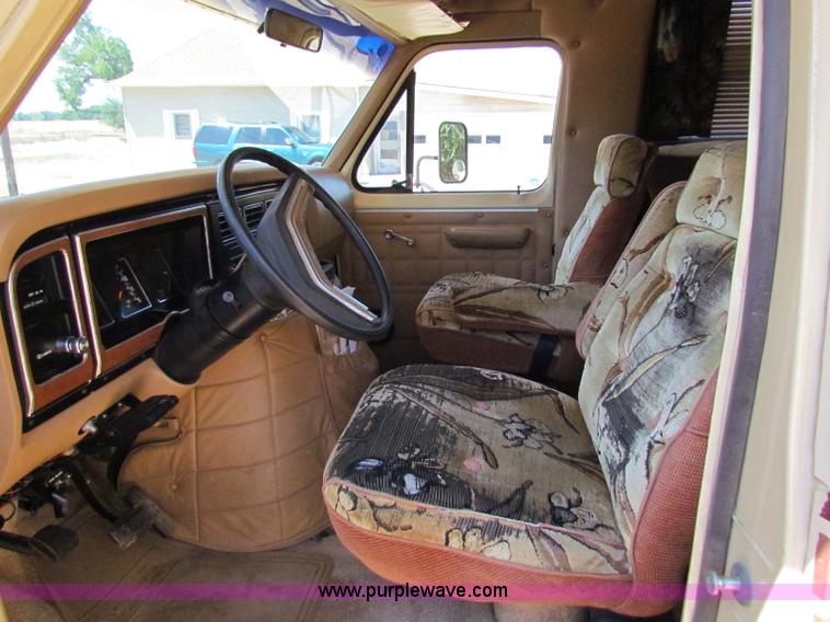 image for item B7396 1985 Ford E350 Jamboree RV camper