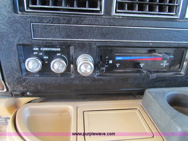 image for item B7396 1985 Ford E350 Jamboree RV camper