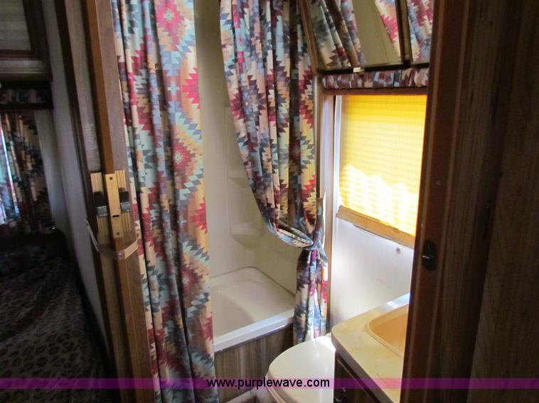 image for item B7396 1985 Ford E350 Jamboree RV camper