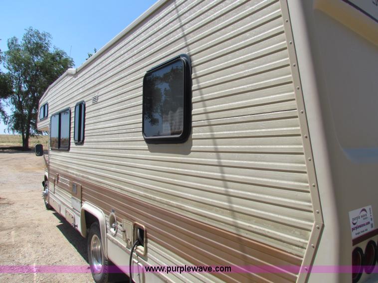 image for item B7396 1985 Ford E350 Jamboree RV camper