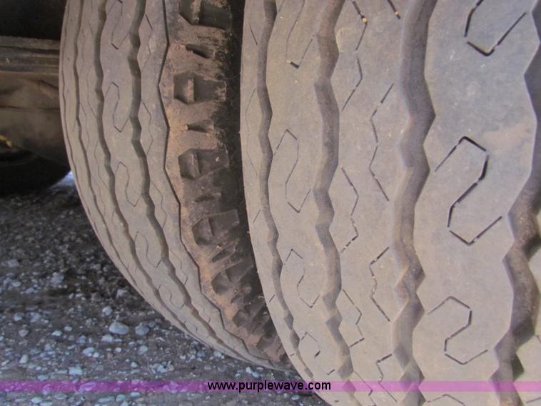 image for item B7396 1985 Ford E350 Jamboree RV camper