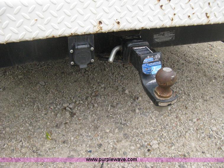 image for item B8028 2000 Chevrolet C2500 utility pickup truck