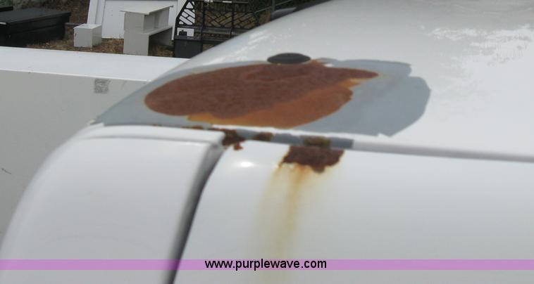 image for item B8028 2000 Chevrolet C2500 utility pickup truck