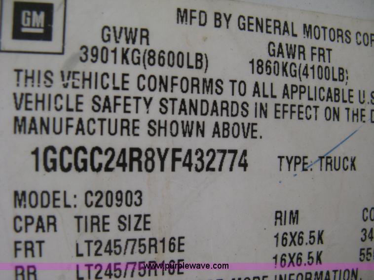 image for item B8028 2000 Chevrolet C2500 utility pickup truck