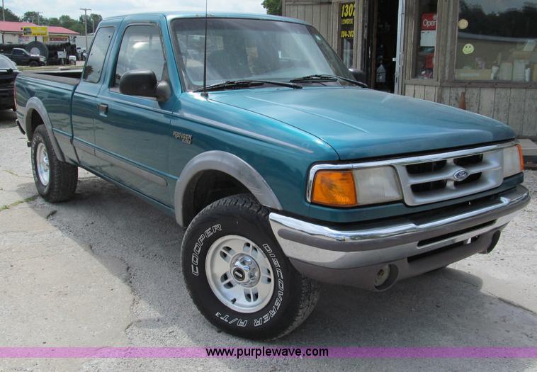 image for item C2280 1996 Ford Ranger XLT pickup truck
