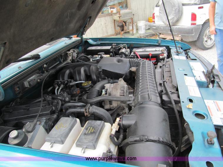 image for item C2280 1996 Ford Ranger XLT pickup truck