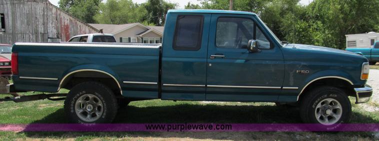 image for item C2471 1993 Ford F150 XLT SuperCab pickup truck