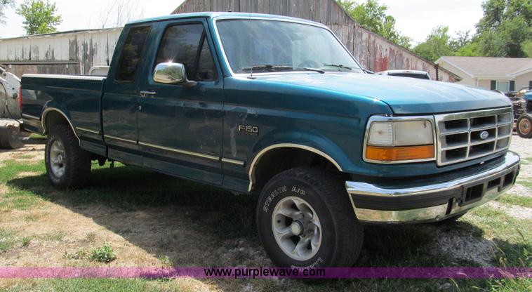 image for item C2471 1993 Ford F150 XLT SuperCab pickup truck