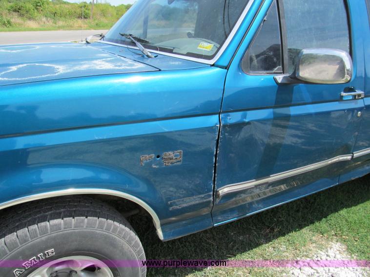 image for item C2471 1993 Ford F150 XLT SuperCab pickup truck