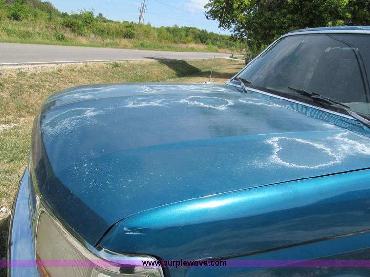 image for item C2471 1993 Ford F150 XLT SuperCab pickup truck