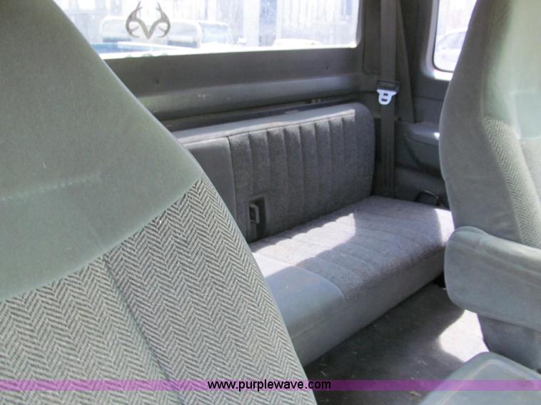 image for item C2471 1993 Ford F150 XLT SuperCab pickup truck