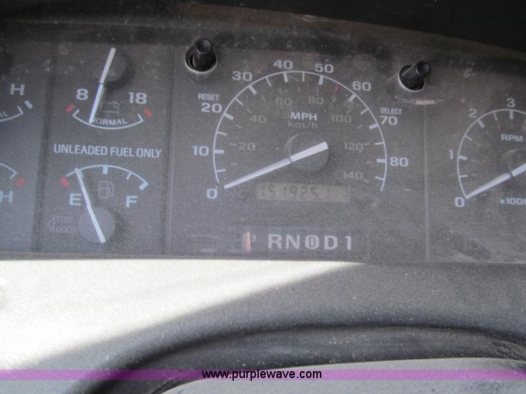 image for item C2471 1993 Ford F150 XLT SuperCab pickup truck