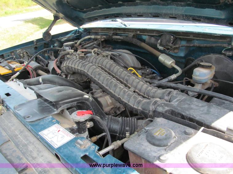 image for item C2471 1993 Ford F150 XLT SuperCab pickup truck