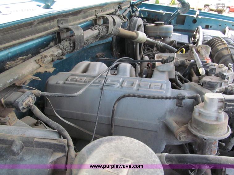 image for item C2471 1993 Ford F150 XLT SuperCab pickup truck