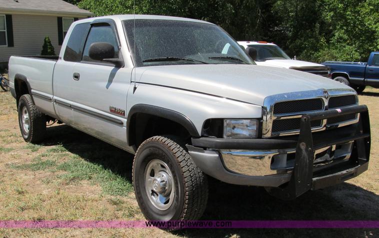 image for item C2486 1998 Dodge Ram 2500 Laramie SLT Quad Cab pickup truck
