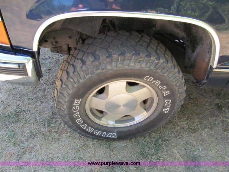 image for item C2488 1994 Chevrolet Silverado 1500 Z71 Off-Road pickup truck