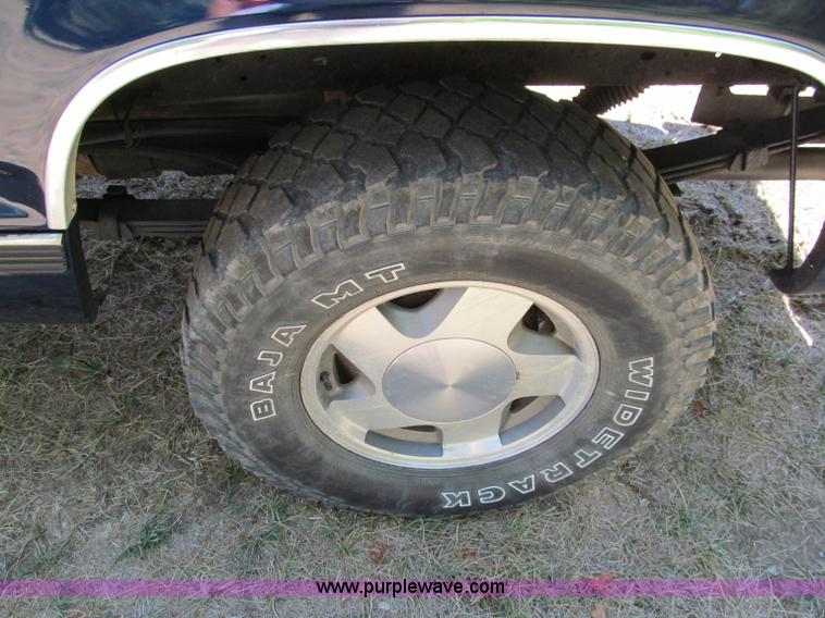 image for item C2488 1994 Chevrolet Silverado 1500 Z71 Off-Road pickup truck