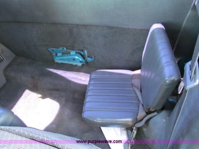 image for item C2489 1995 GMC Sonoma SLS extended cab pickup truck