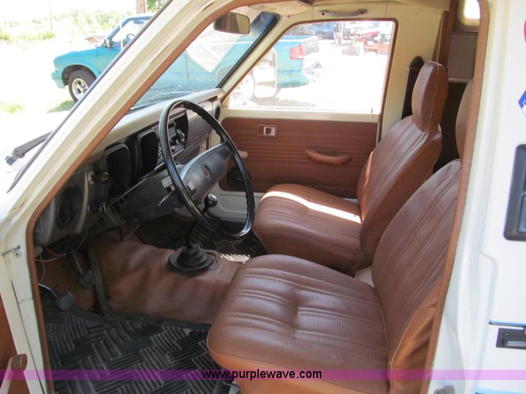 image for item C2490 1979 Toyota Keystone Coach camper truck