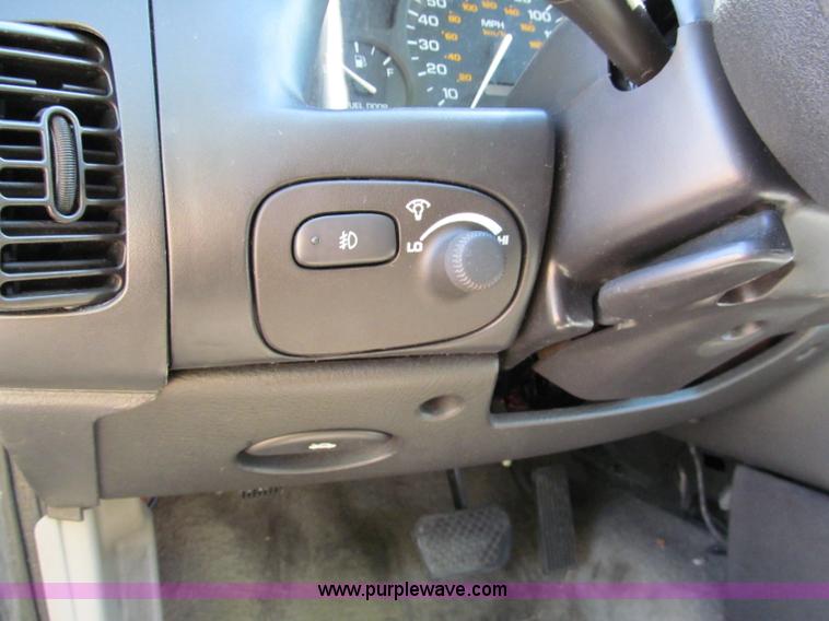 image for item C2491 2000 Saturn SC2