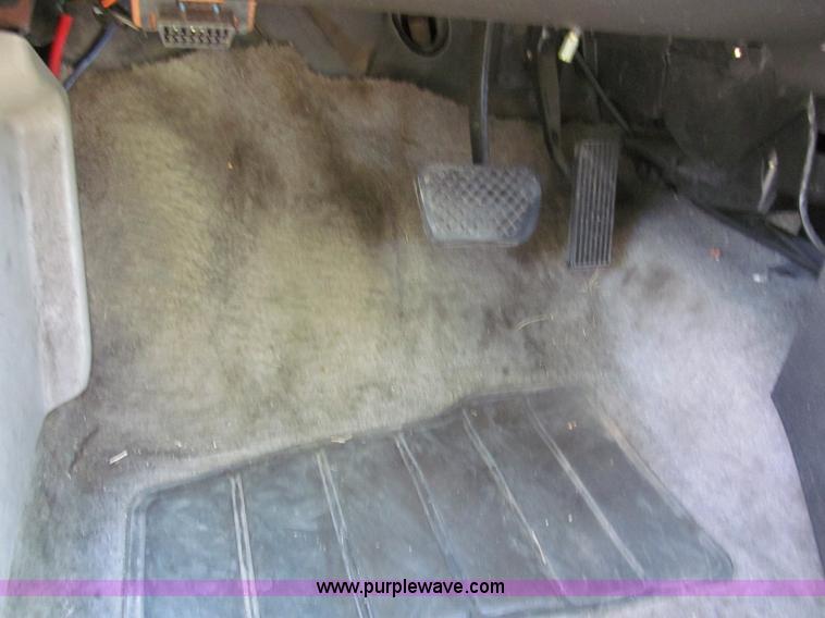 image for item C2491 2000 Saturn SC2